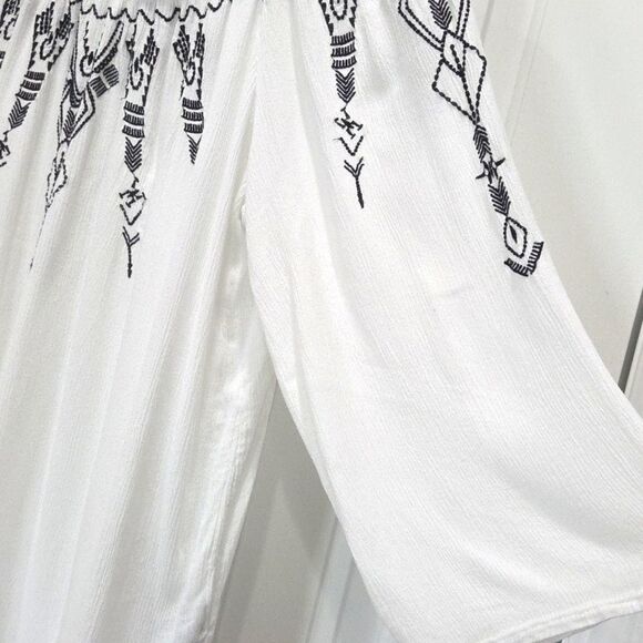 Terre Bleue brand boho Embroidered peasant style top - Size Large - Picture 3 of 5